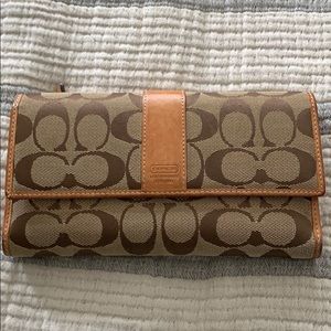 Coach Tri-find Wallet